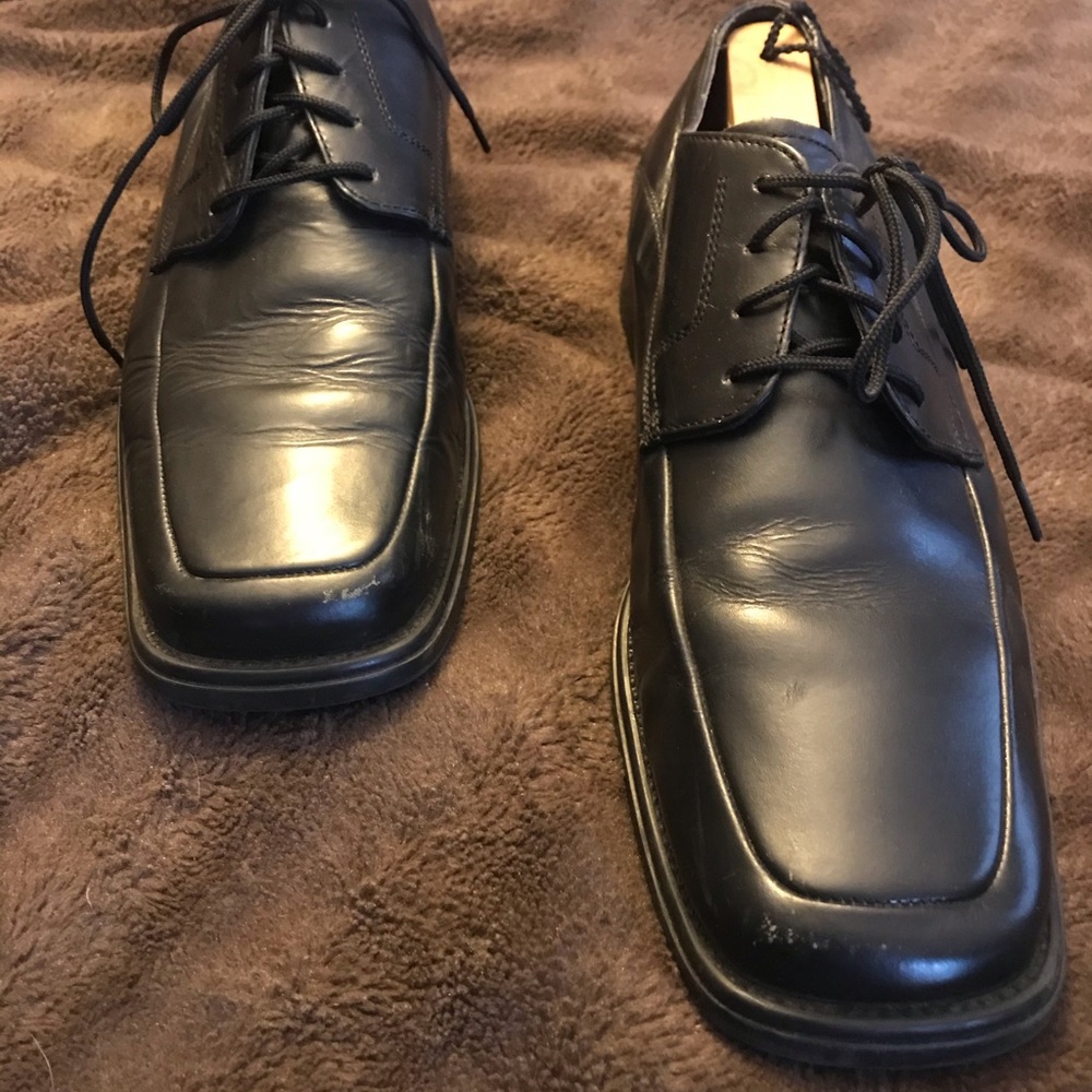 Men’s dress shoes